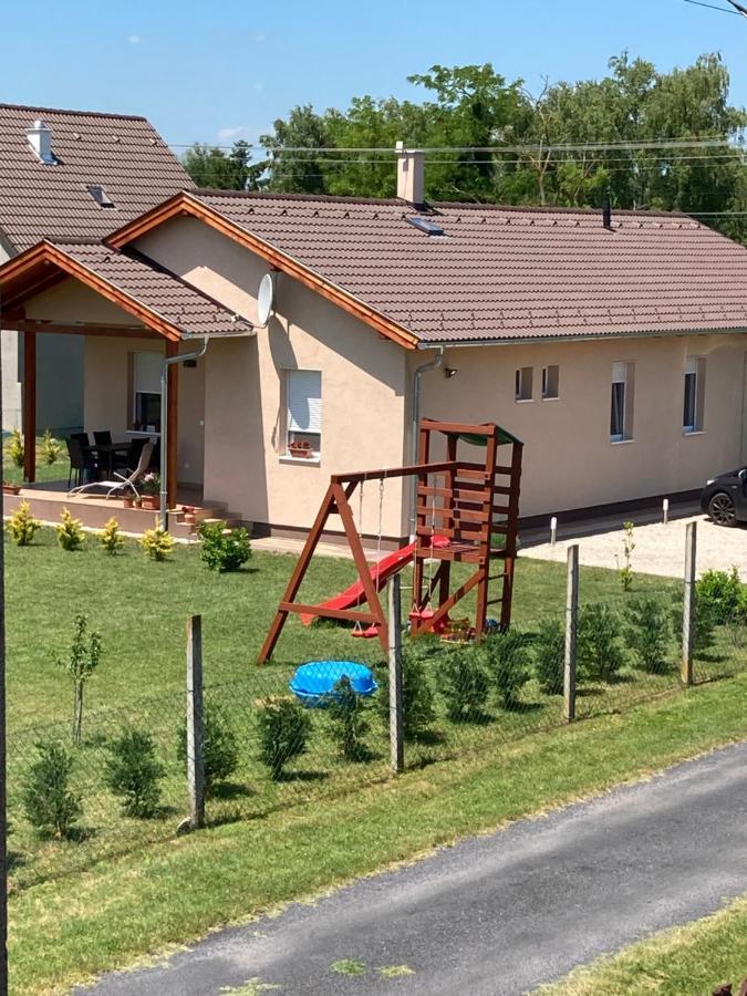 Konrad Apartman Villa Balatonmáriafürdő Dış mekan fotoğraf